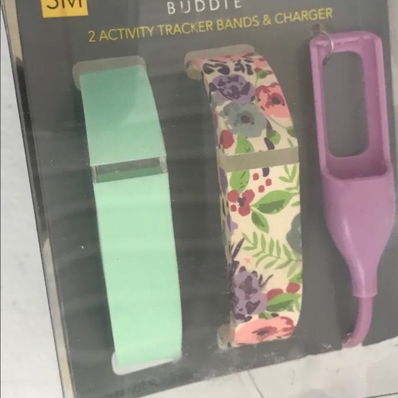 activity tracker bands and charger combo pack - Picture 3 of 7